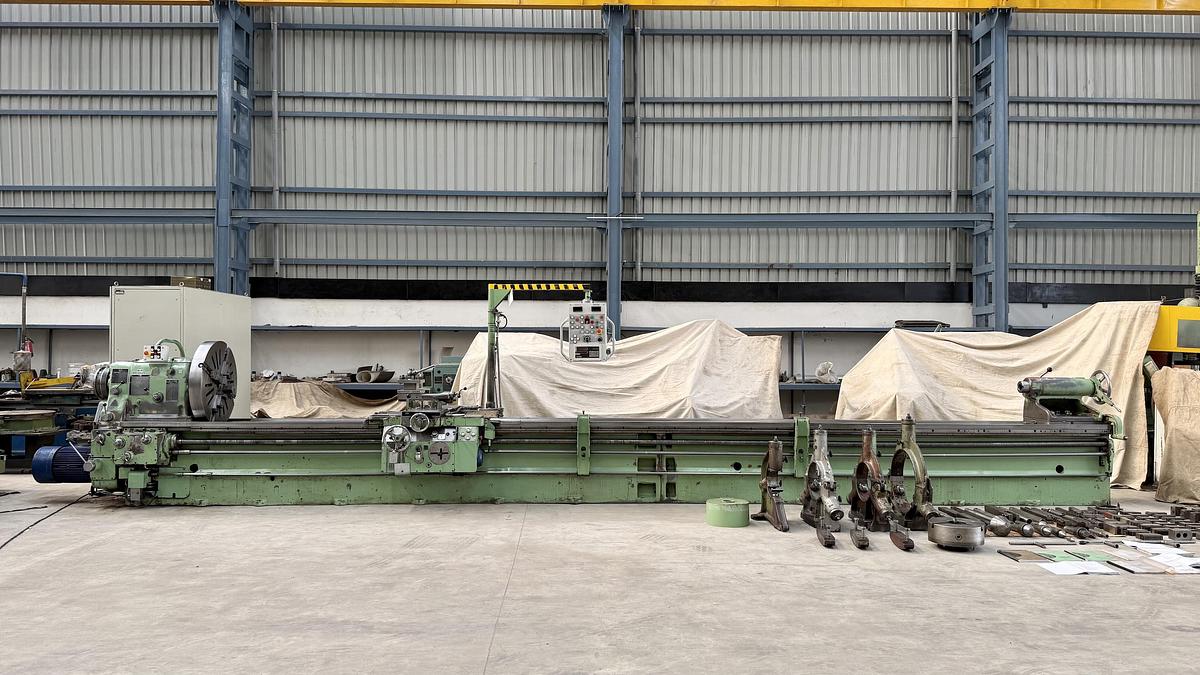 Used TOS SU-80A 8000 mm Length Heavy Duty Lathe Machine