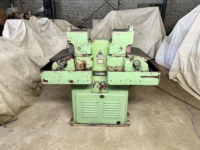 Used TOS BBT 350 Tool Grinding Machine