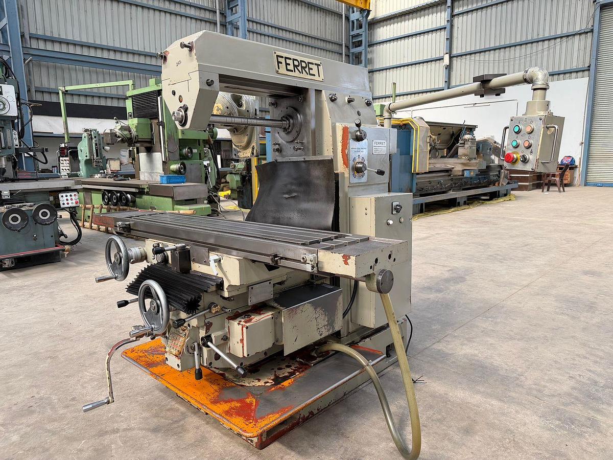 Used Ferret Italy 1500 mm x 300 mm Universal Milling Machine