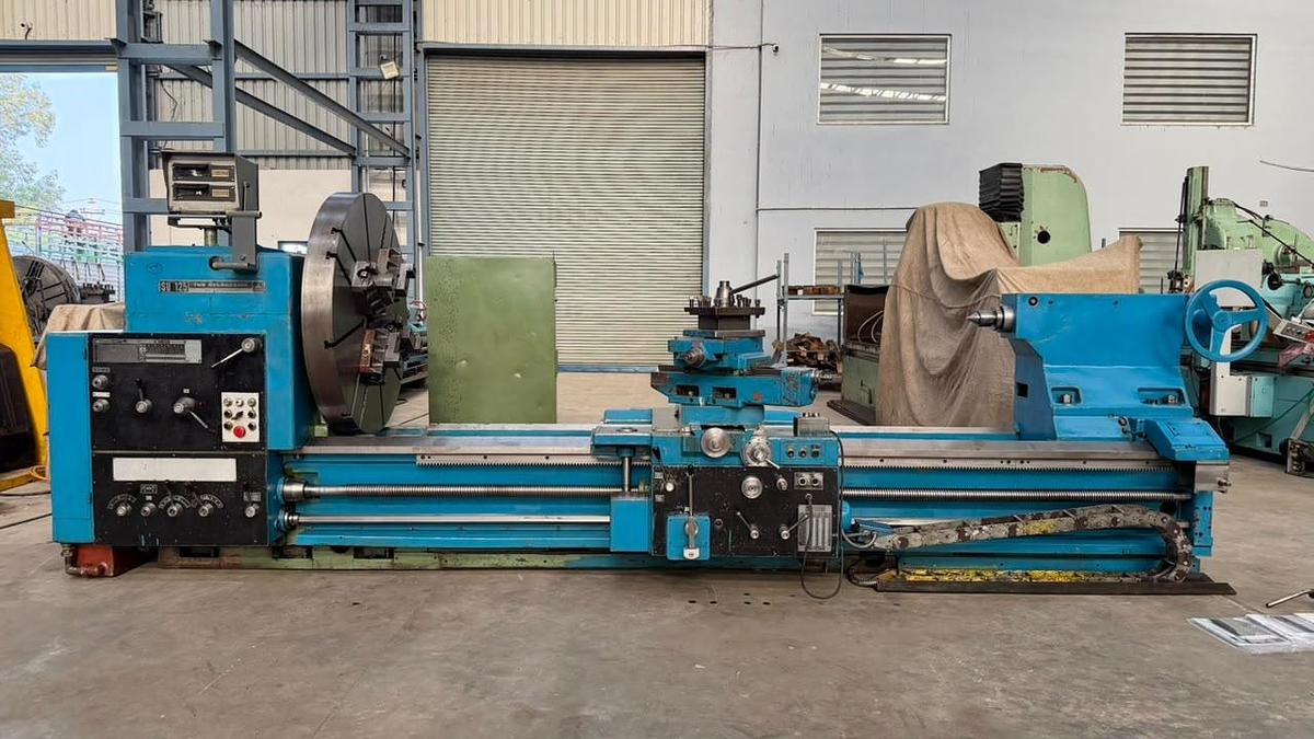 Used TOS Czech SU125 x 3000 mm Length Heavy-Duty Lathe Machine