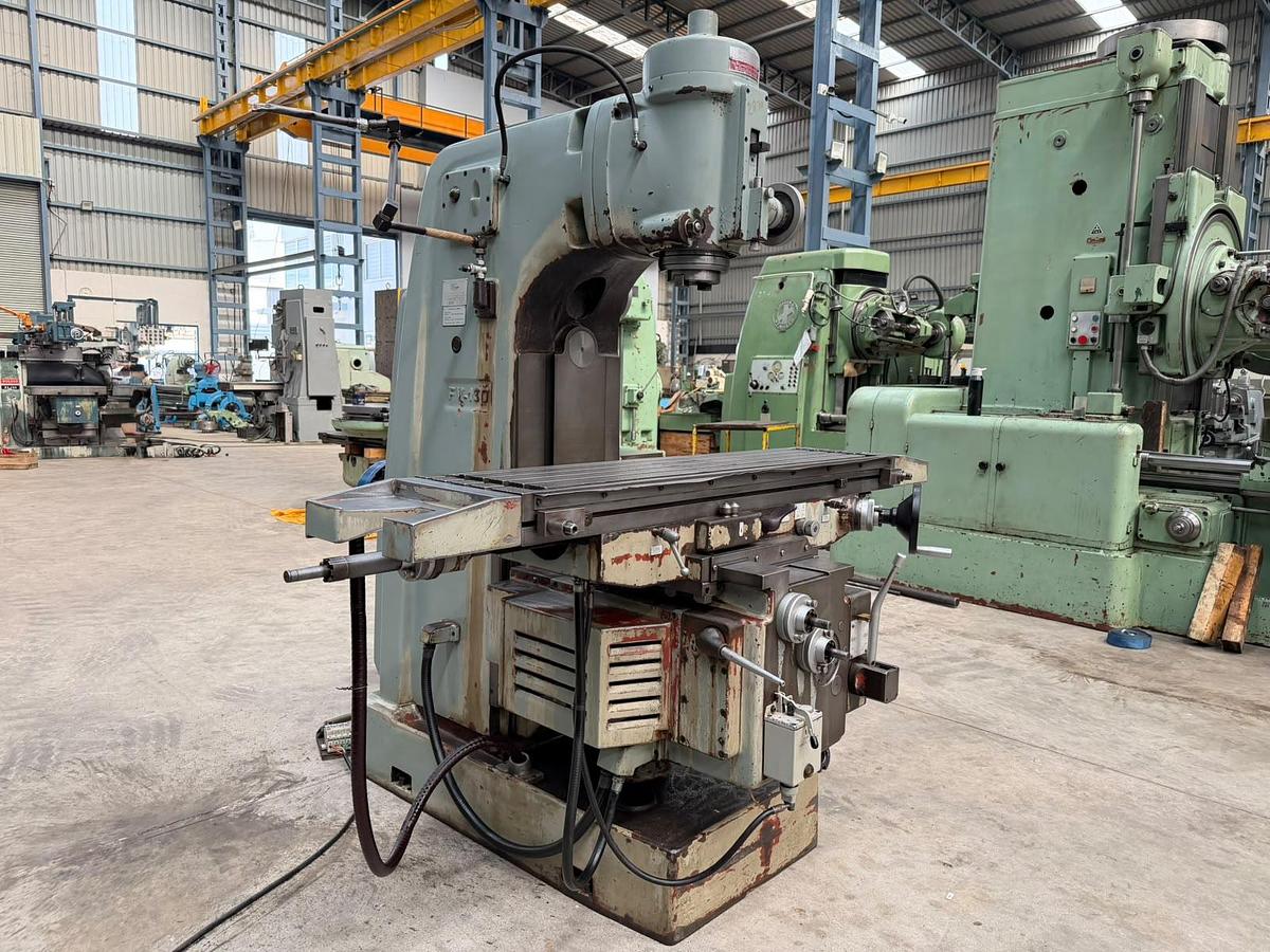 Used Tiger Italy 1400 mm x 325 mm Vertical Milling Machine