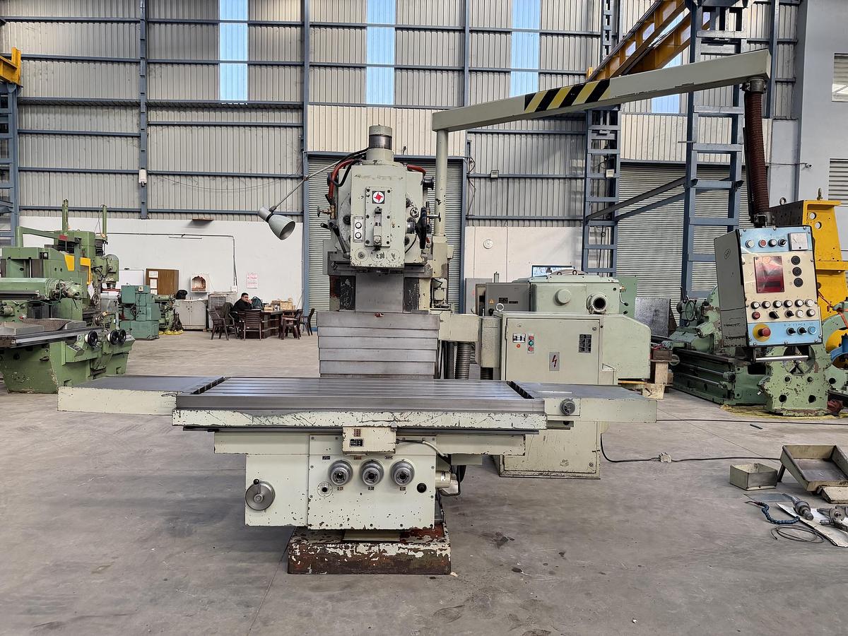 Used TOS Czech FGSV-50 Heavy Duty Vertical Milling Machine