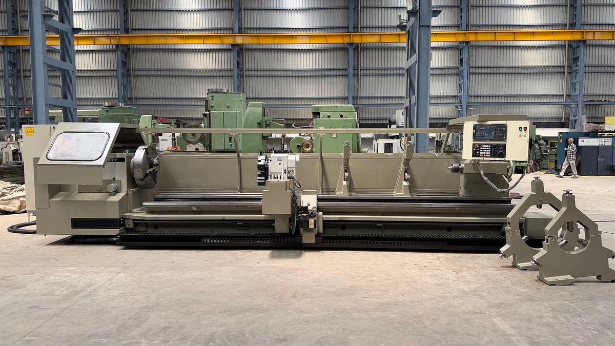 Used Binns & Berry England 700 mm x 4500 mm Heavy-Duty CNC Lathe