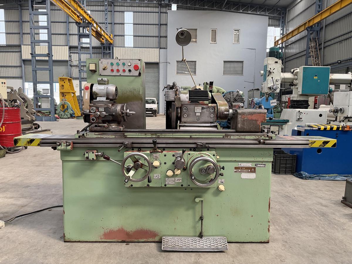 Used TOS Czech 2Ud P2  750 mm Cylindrical Grinder Machine