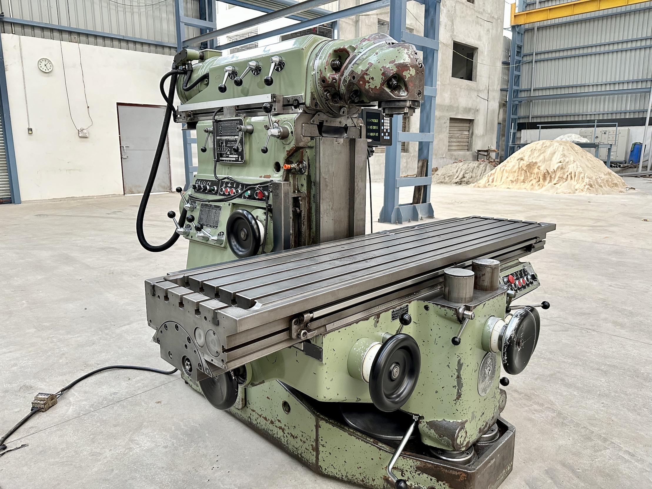 Used Huron MU-6 Universal Milling Machine
