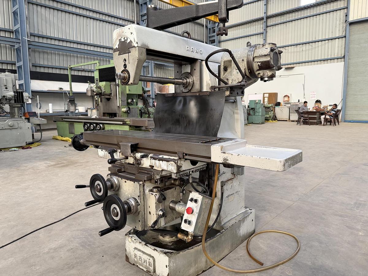 Used Arno Nomo Italy 1250 mm x 270 mm Universal Milling Machine