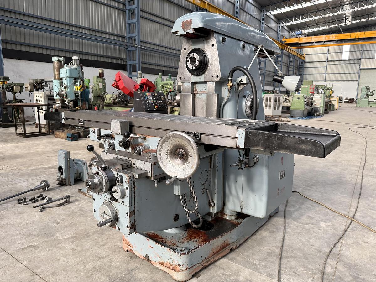 Used Csepel UF-222 Heavy Duty Universal Milling Machine