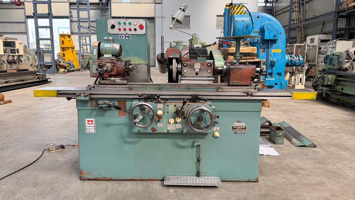 Used TOS Czech 2Ud P2 / 750 mm Cylindrical Grinder Machine
