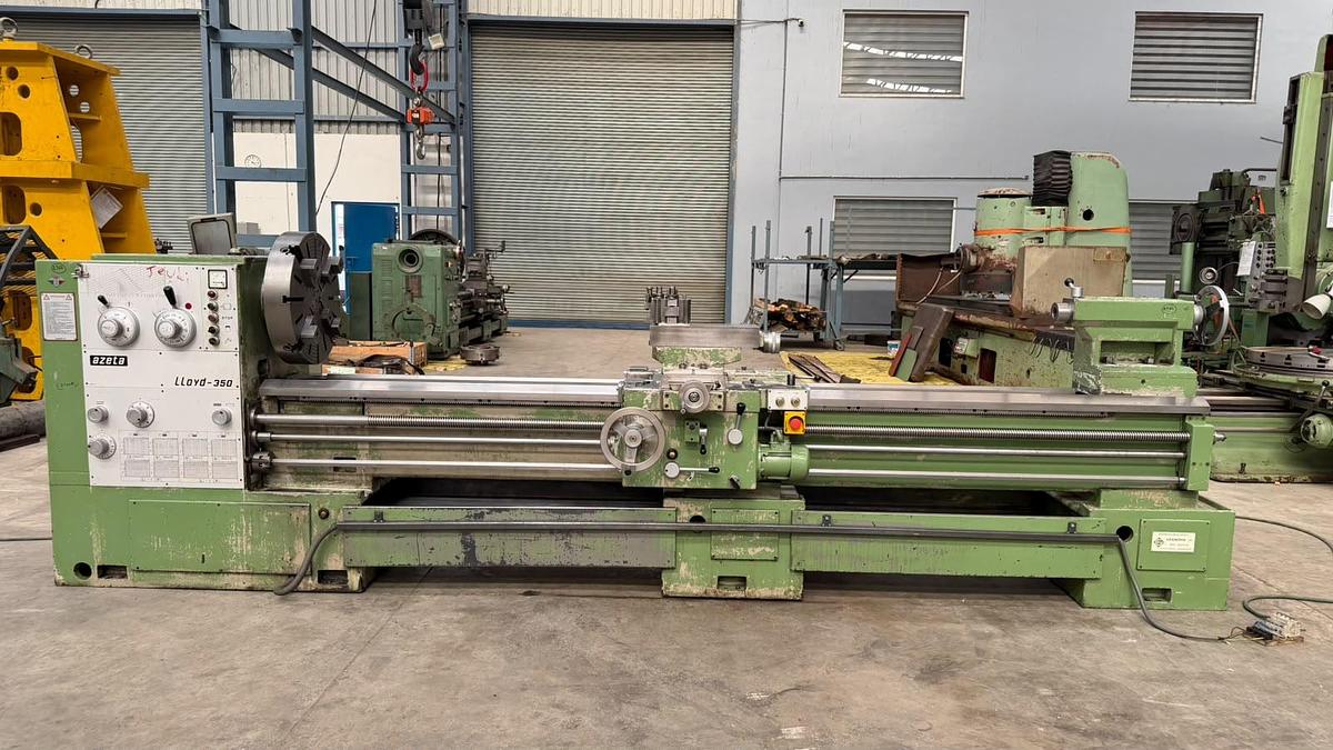 Used Azeta Italy 700 mm x 3100 mm Gap-Bed Lathe Machine