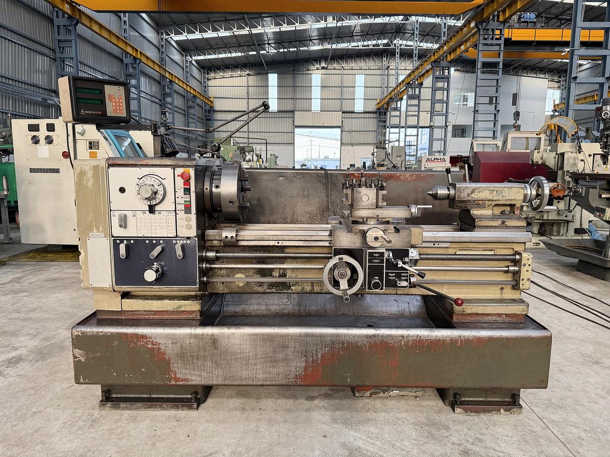 Used Harrison England M400 x 1000 mm Job Length Lathe Machine