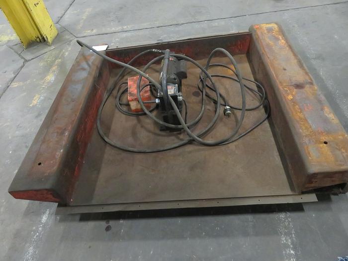 Used PRESTO X2 44-40 LIFT TABLE.
