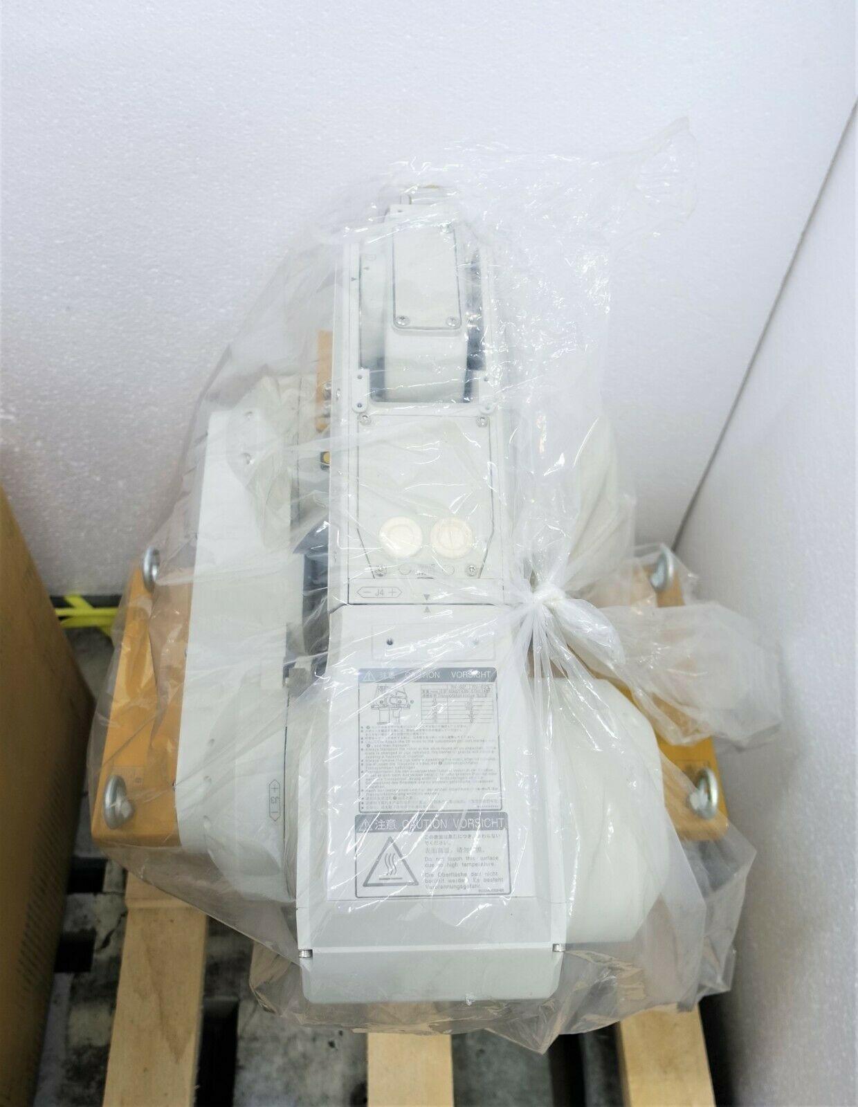 Used Mitsubishi RV-6SD-S29 MELFA ROBOT And Controller