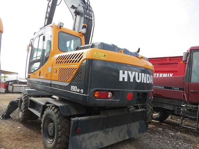 Used 2021 HYUNDAI ROBEX 190W-9