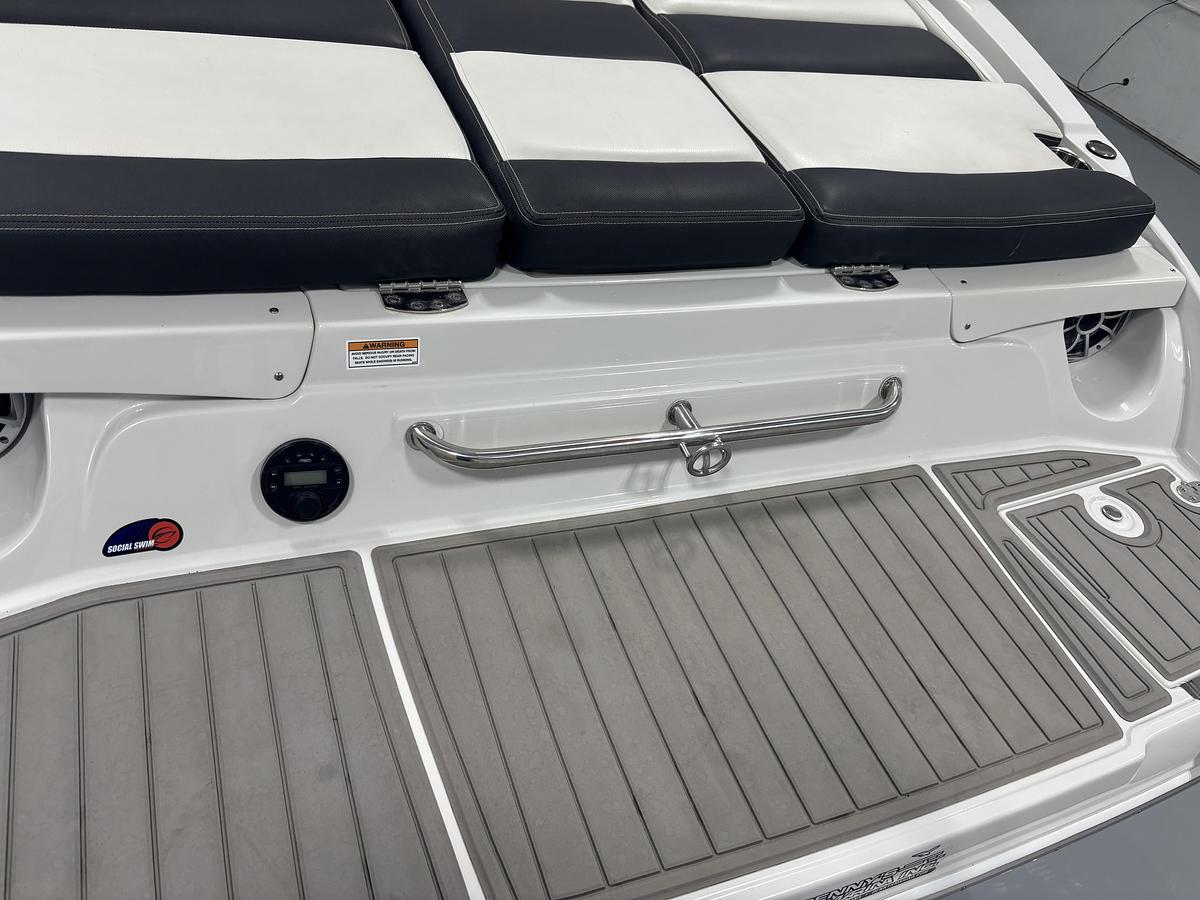 Used 2021 Crownline 210SS