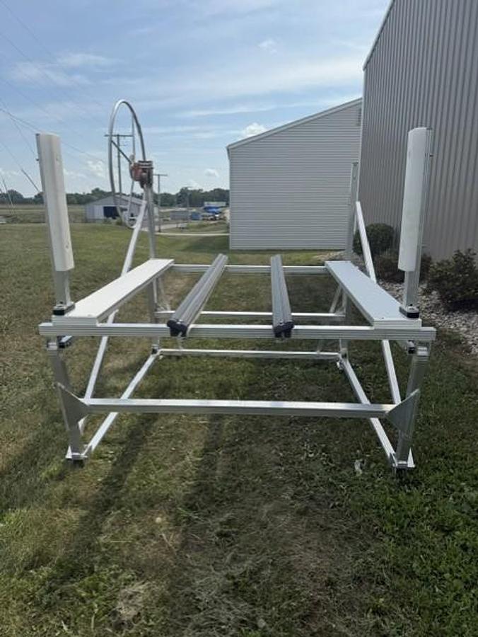 Hewitt 1150# PWC Lift-67"X72"