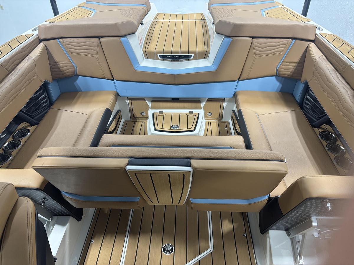 2027 Nautique G23