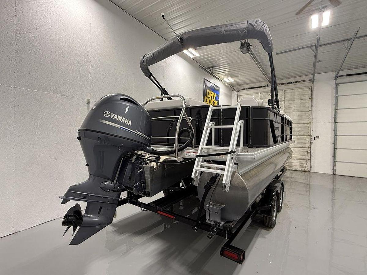 Used 2022 Godfrey Pontoons Sweetwater 2286 C