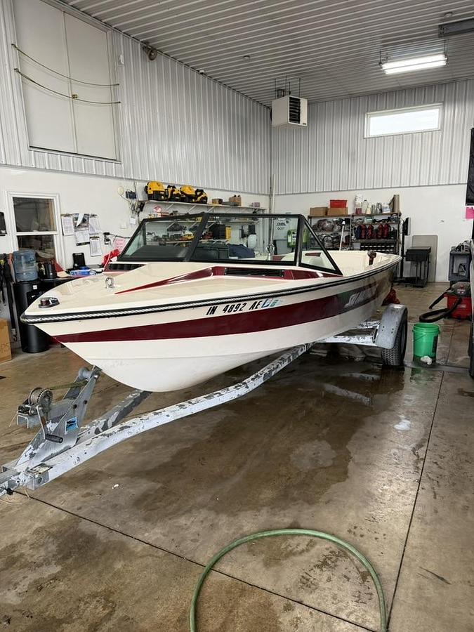 Used 1997 Correct Craft Ski Nautique 2001