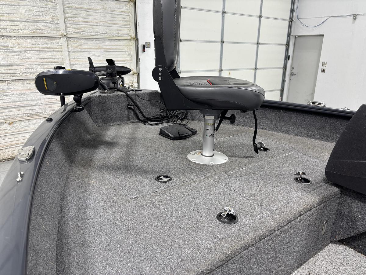 Used 2021 Tracker Pro Guide V-16