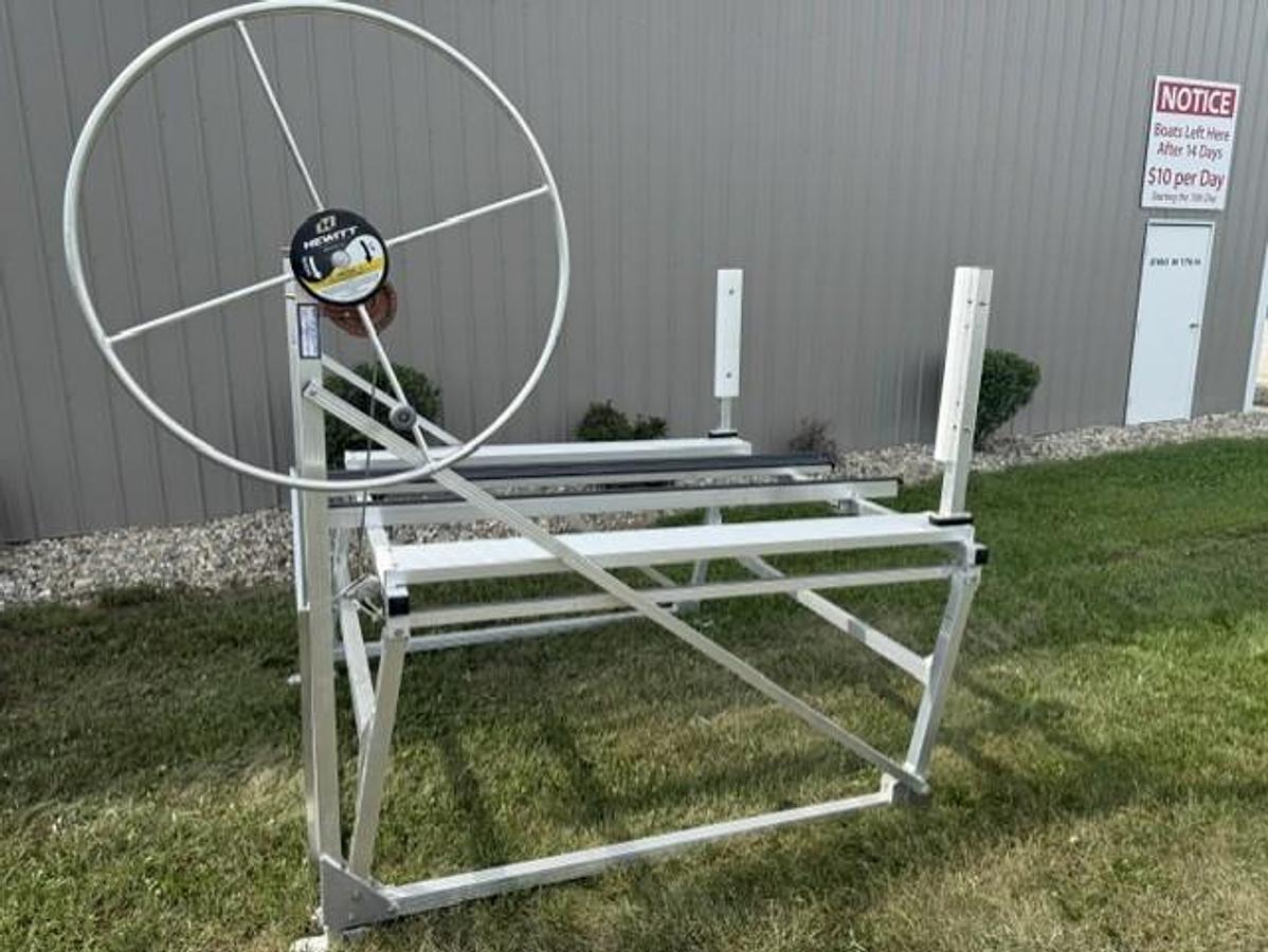 Hewitt 1150# PWC Lift-67"X72"
