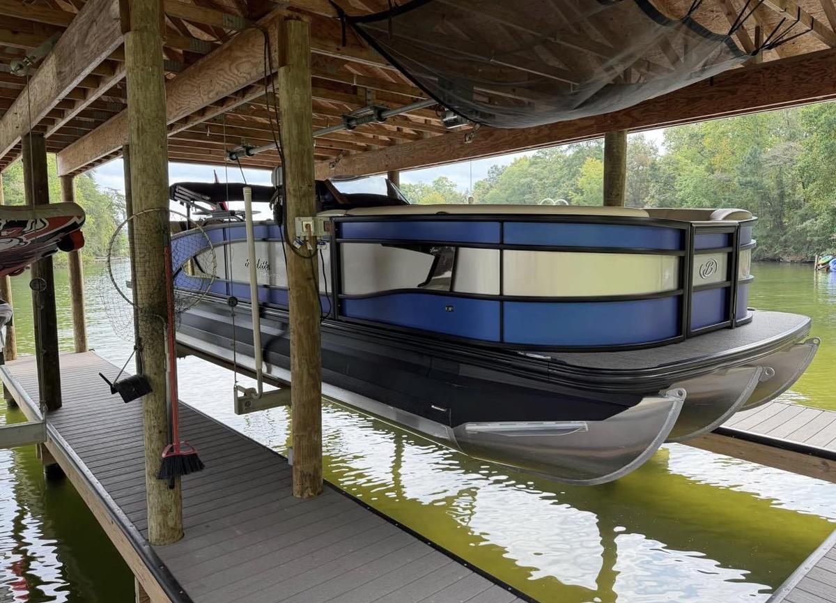 2025 Barletta Boats Lusso 25UE