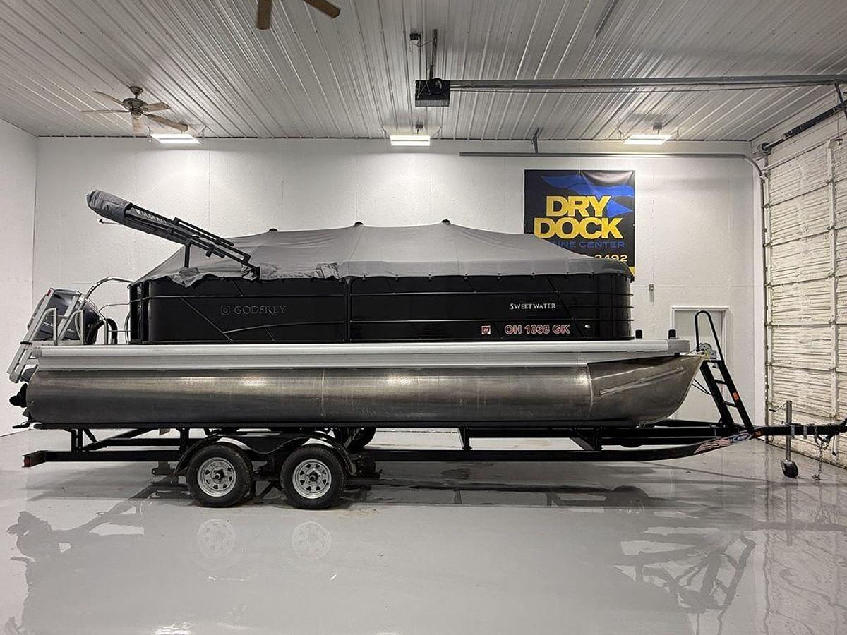 Used 2022 Godfrey Pontoons Sweetwater 2286 C