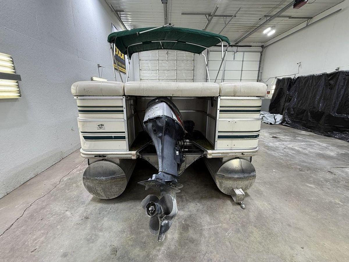 Used 1999 Starcraft Stardeck 240 Elite