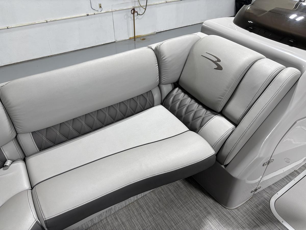 Used 2021 Bennington 23RFB ESP Tritoon
