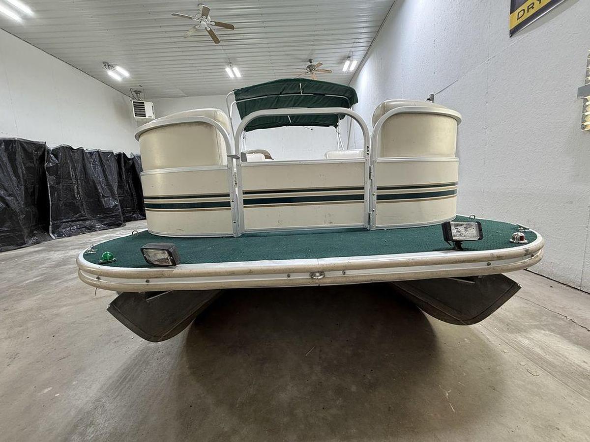 Used 1999 Starcraft Stardeck 240 Elite
