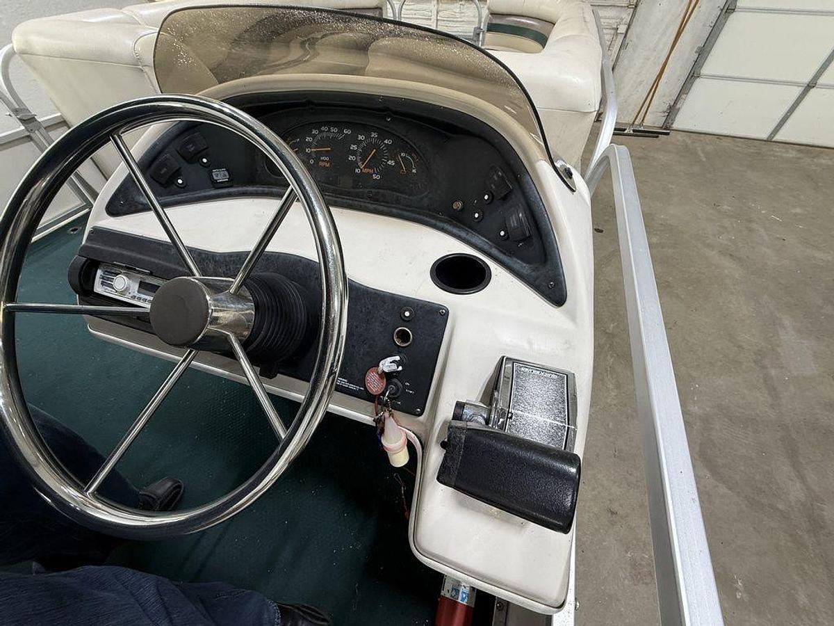Used 1999 Starcraft Stardeck 240 Elite