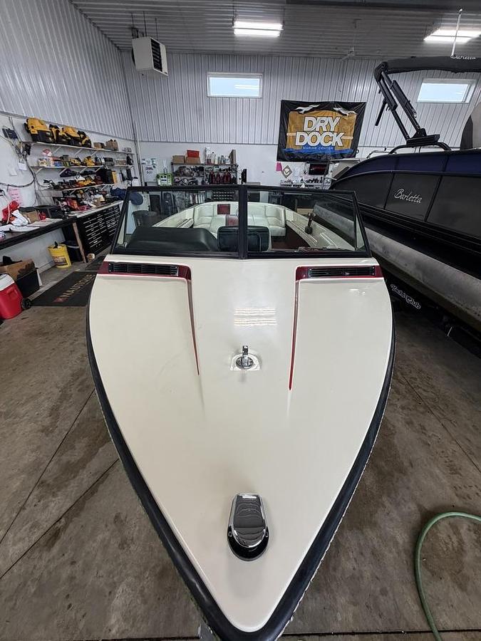Used 1997 Correct Craft Ski Nautique 2001
