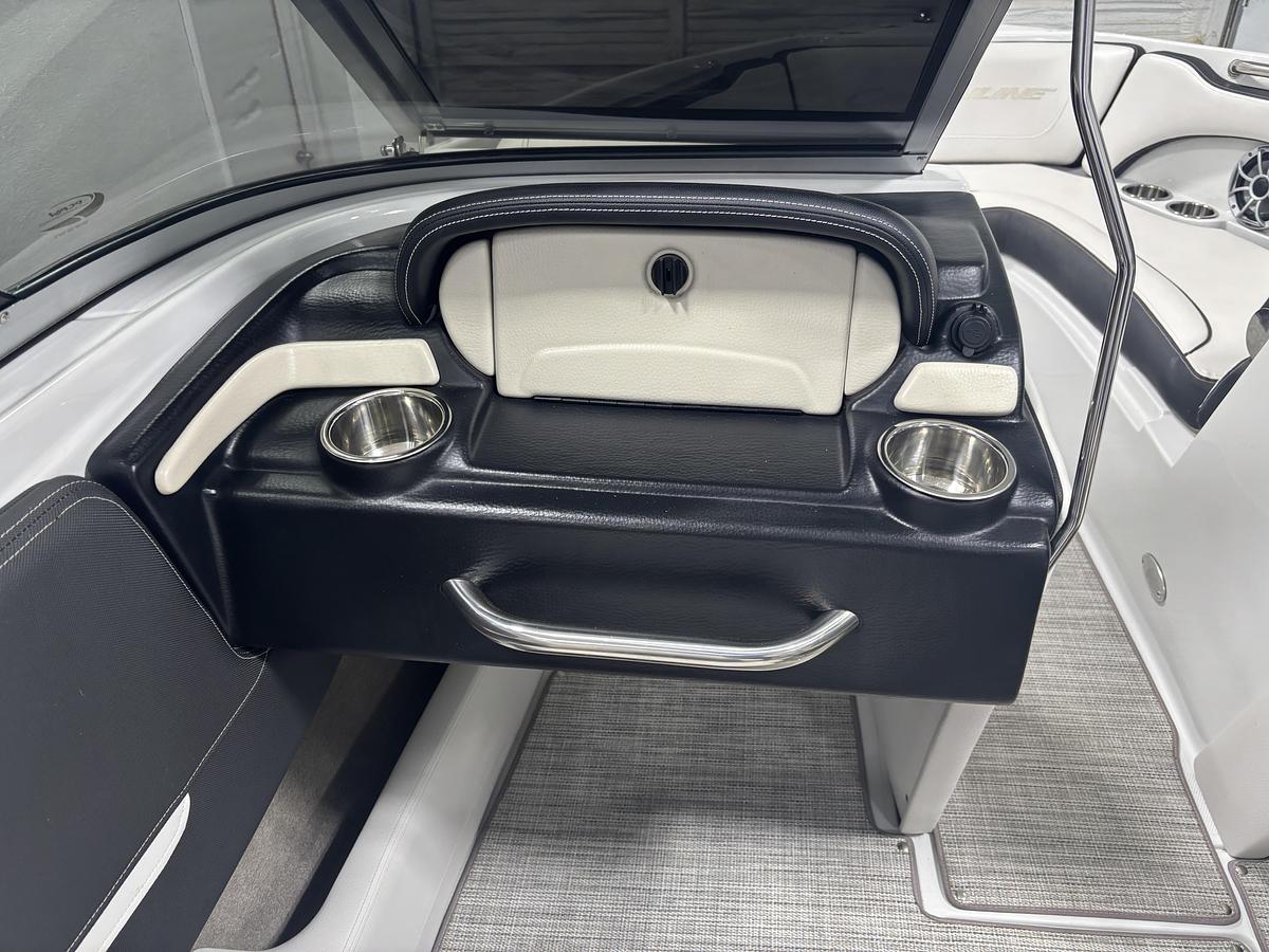 Used 2021 Crownline 210SS