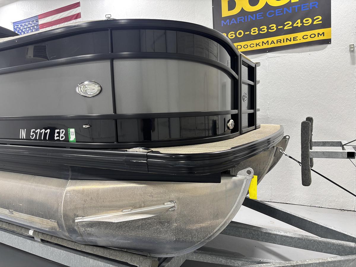 Used 2019 Barletta Boats L23UC
