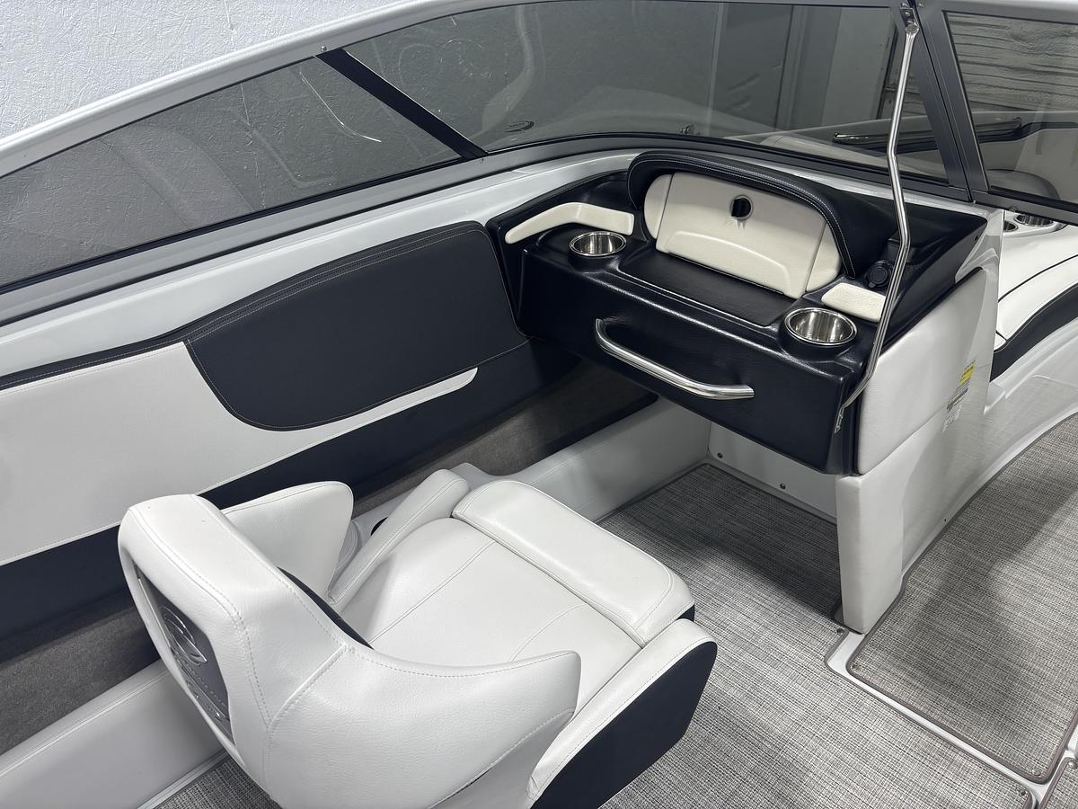 Used 2021 Crownline 210SS