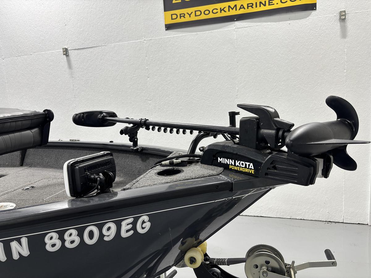 Used 2021 Tracker Pro Guide V-16