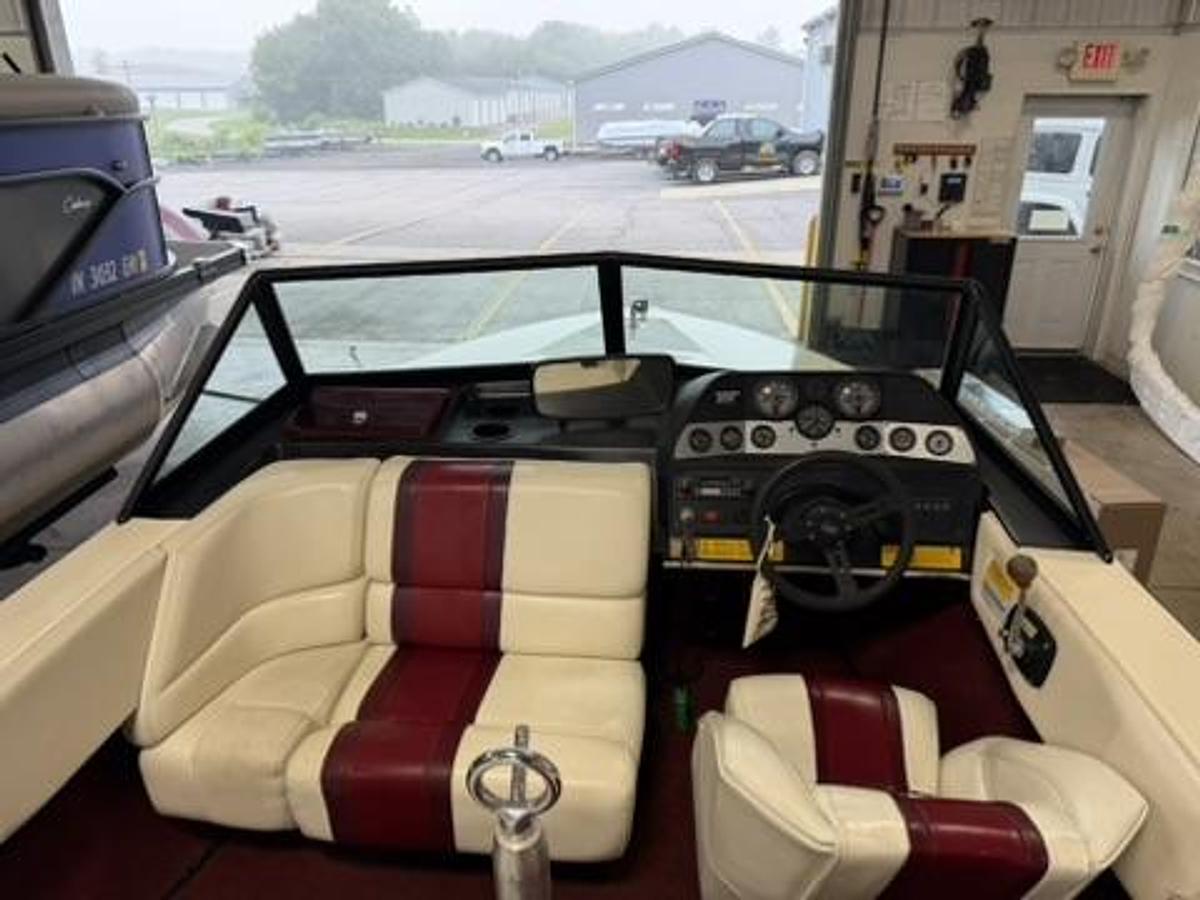 Used 1997 Correct Craft Ski Nautique 2001