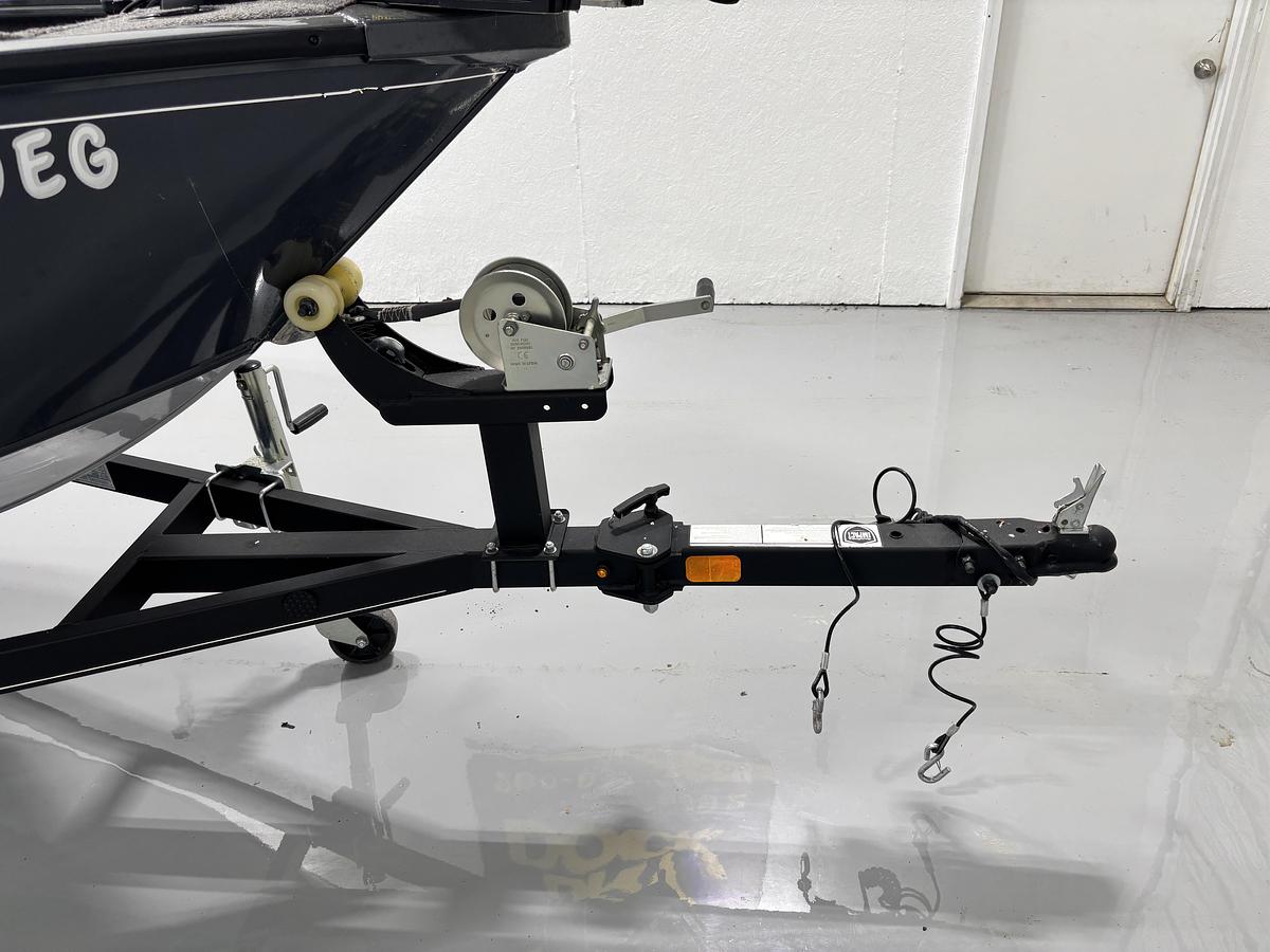 Used 2021 Tracker Pro Guide V-16