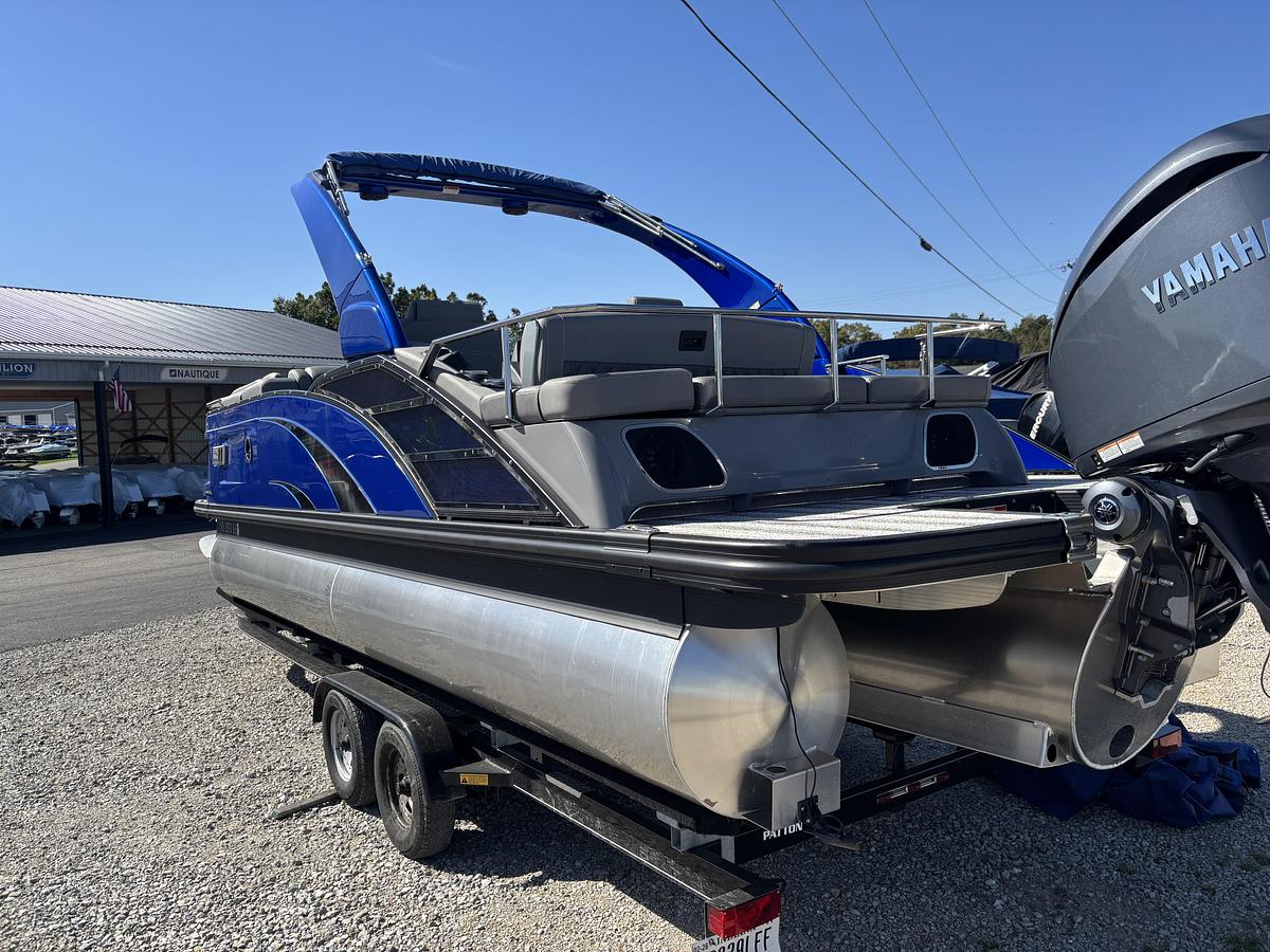 Used 2025 Bennington 23 QXSBA