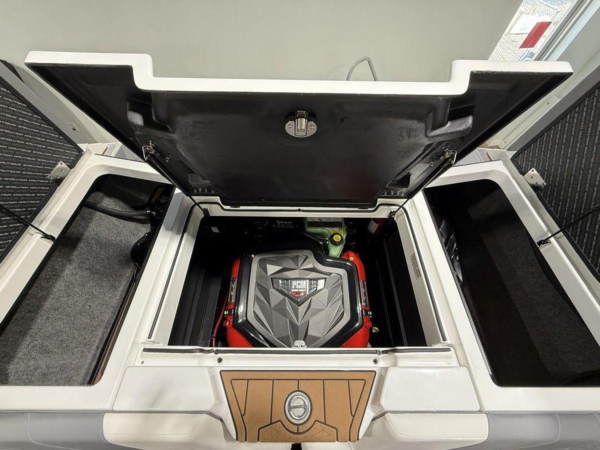 2025 Nautique Super Air Nautique GS24