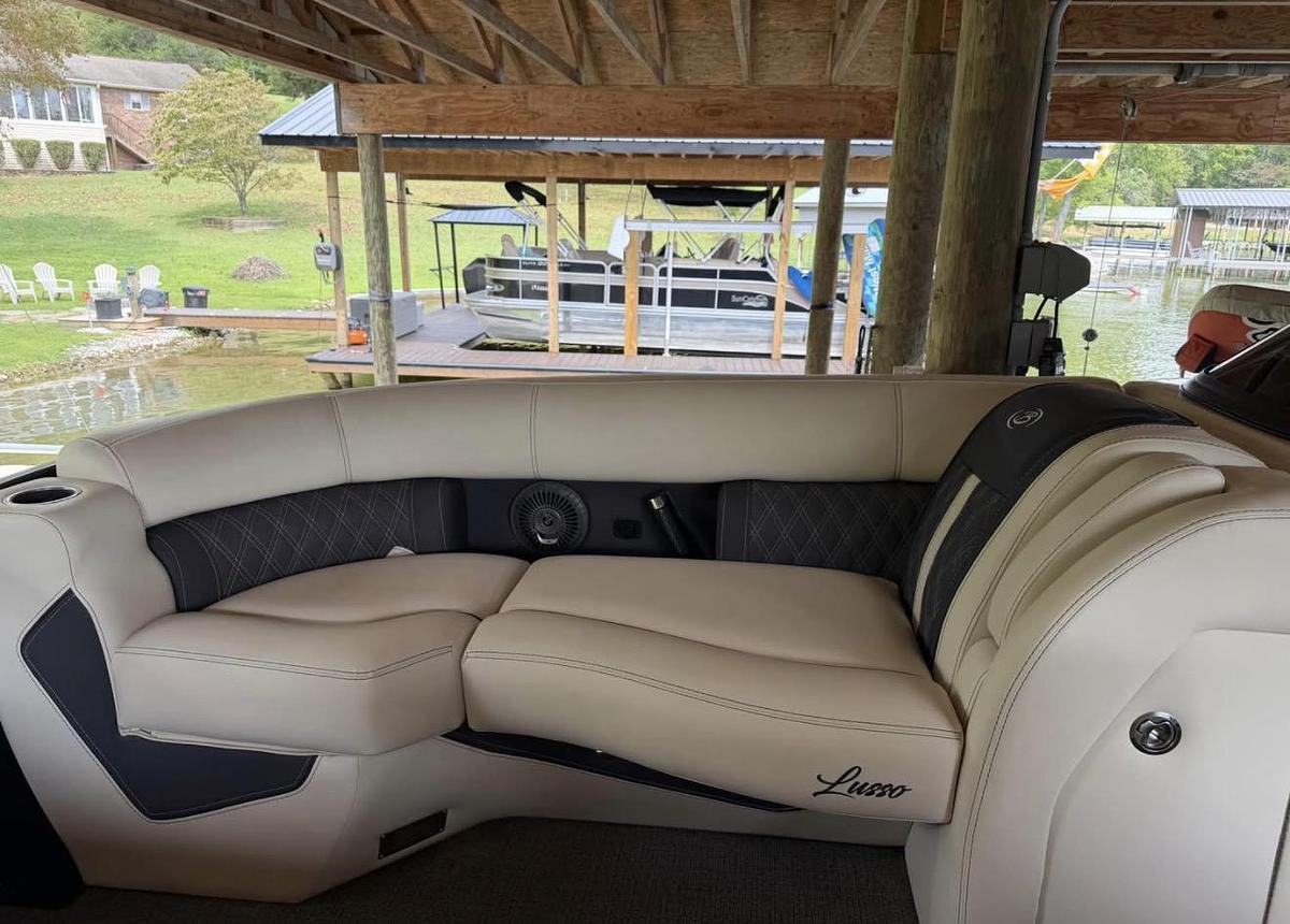 2025 Barletta Boats Lusso 25UE