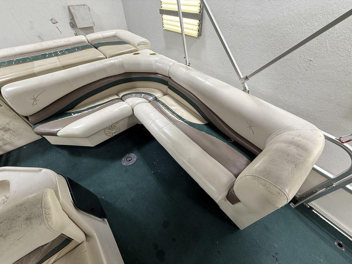 Used 1999 Starcraft Stardeck 240 Elite
