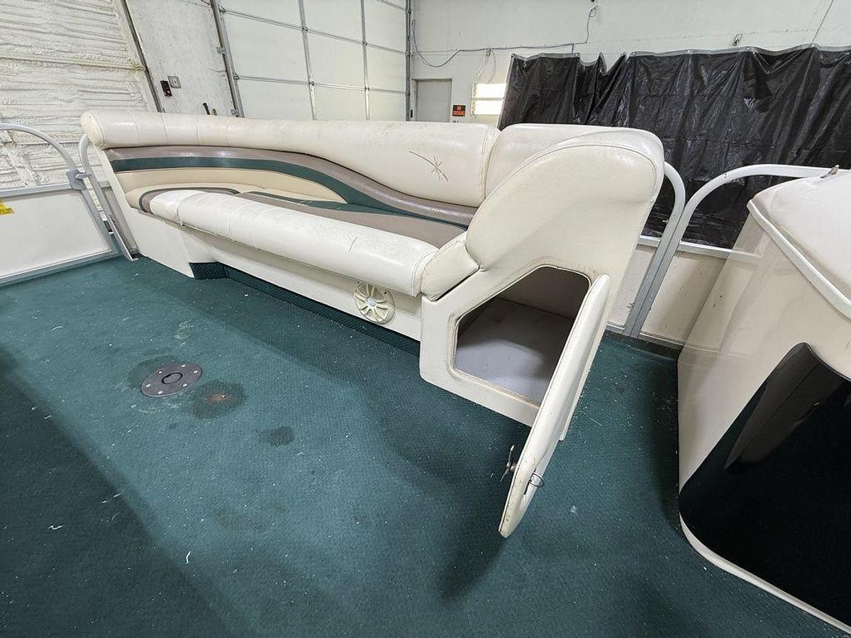 Used 1999 Starcraft Stardeck 240 Elite
