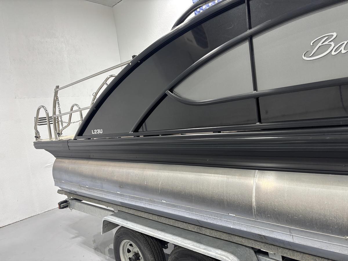 Used 2019 Barletta Boats L23UC