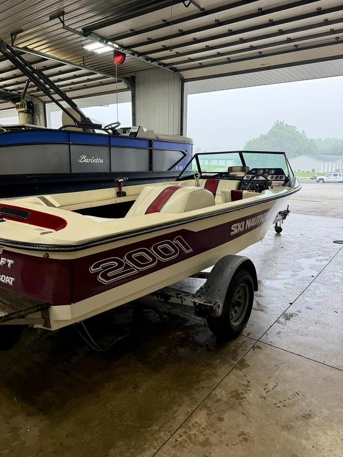 Used 1997 Correct Craft Ski Nautique 2001
