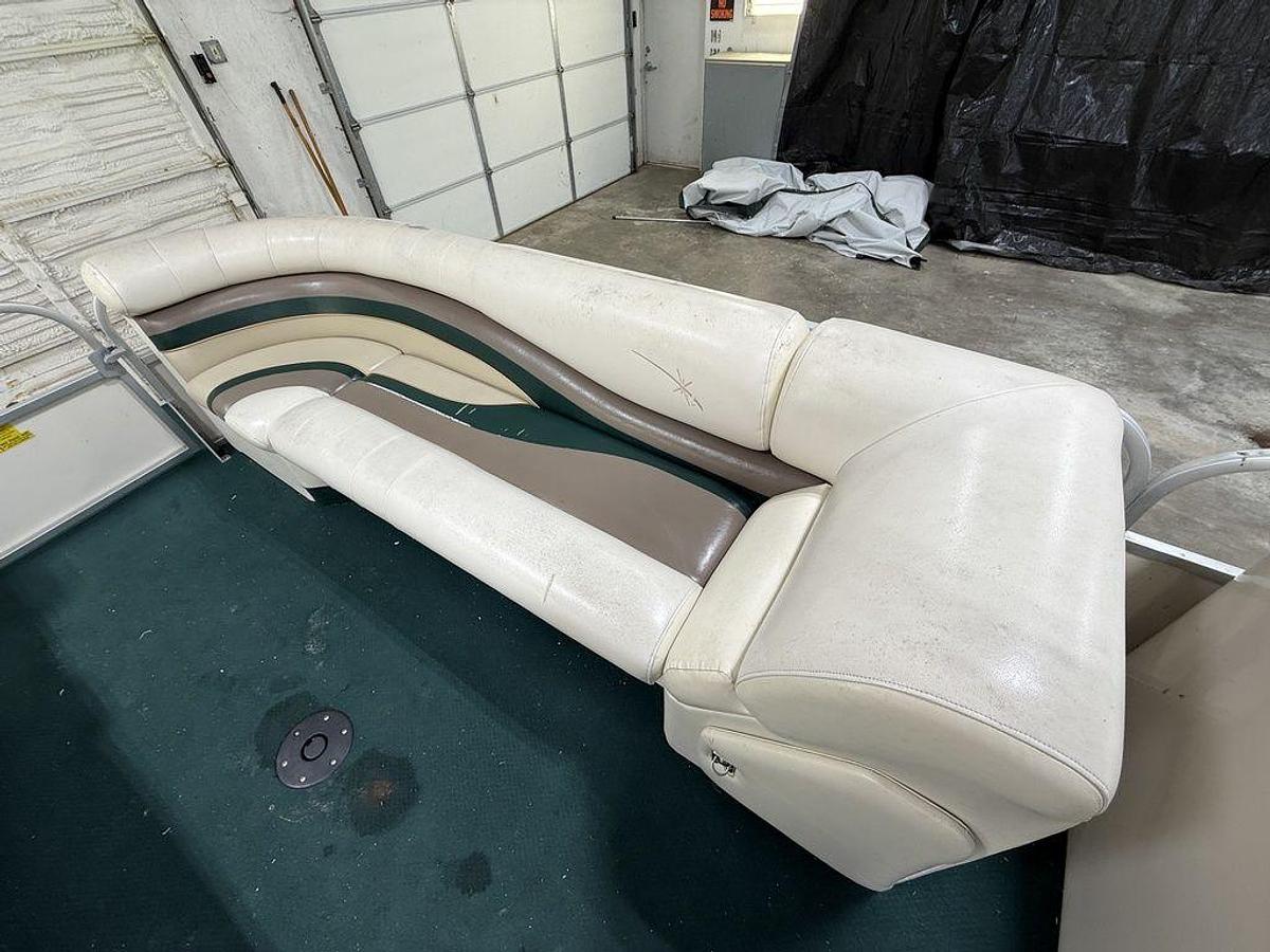 Used 1999 Starcraft Stardeck 240 Elite