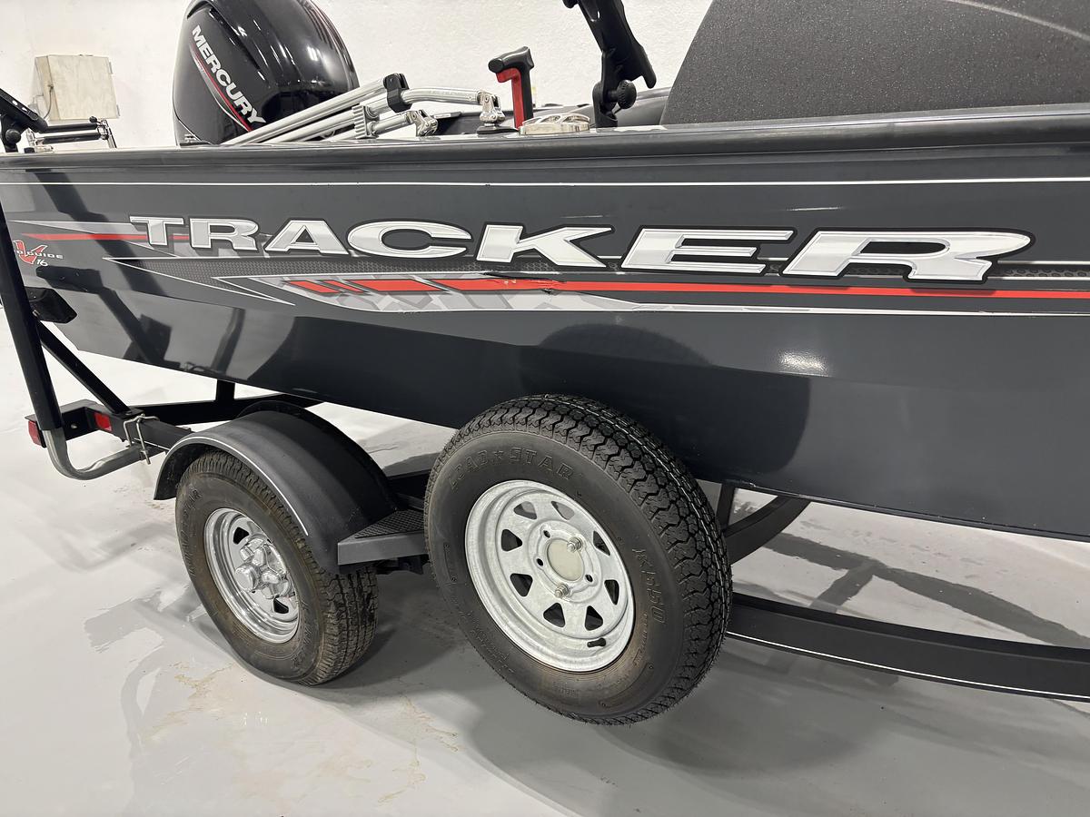 Used 2021 Tracker Pro Guide V-16