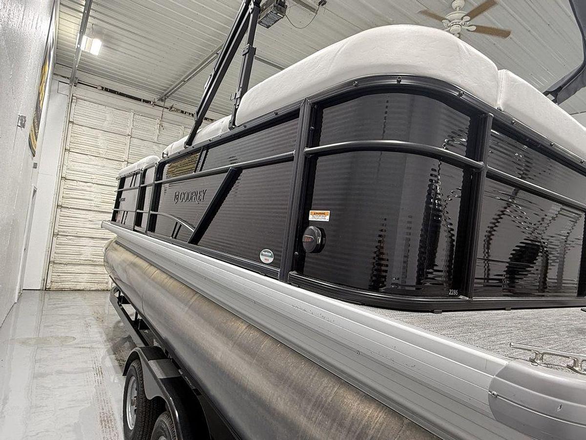 Used 2022 Godfrey Pontoons Sweetwater 2286 C