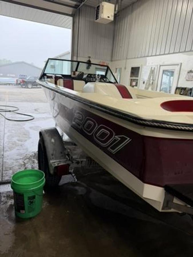 Used 1997 Correct Craft Ski Nautique 2001