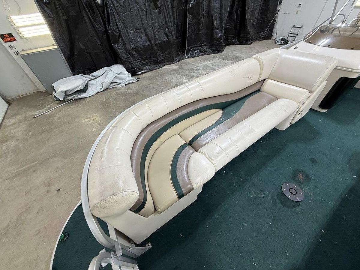 Used 1999 Starcraft Stardeck 240 Elite