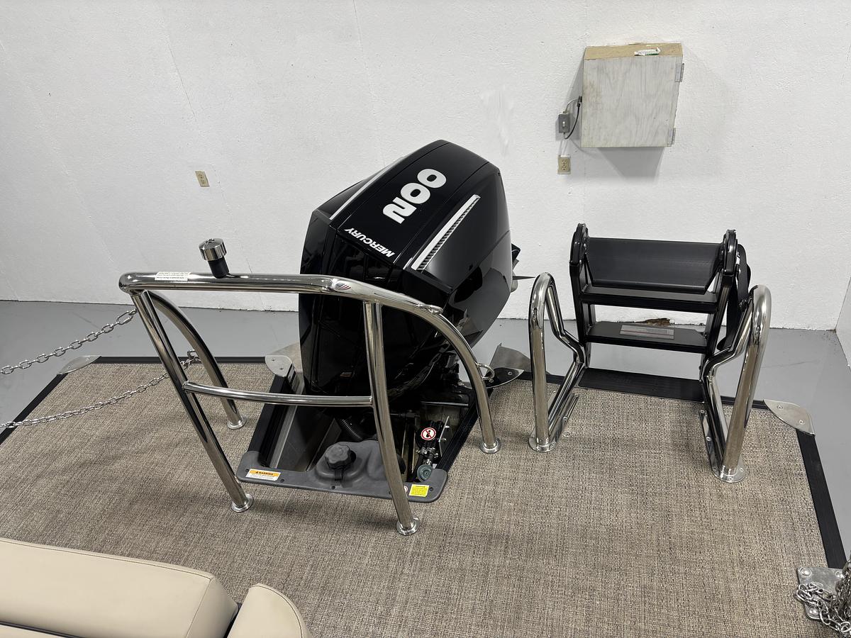 Used 2023 Barletta Cabrio 24UE